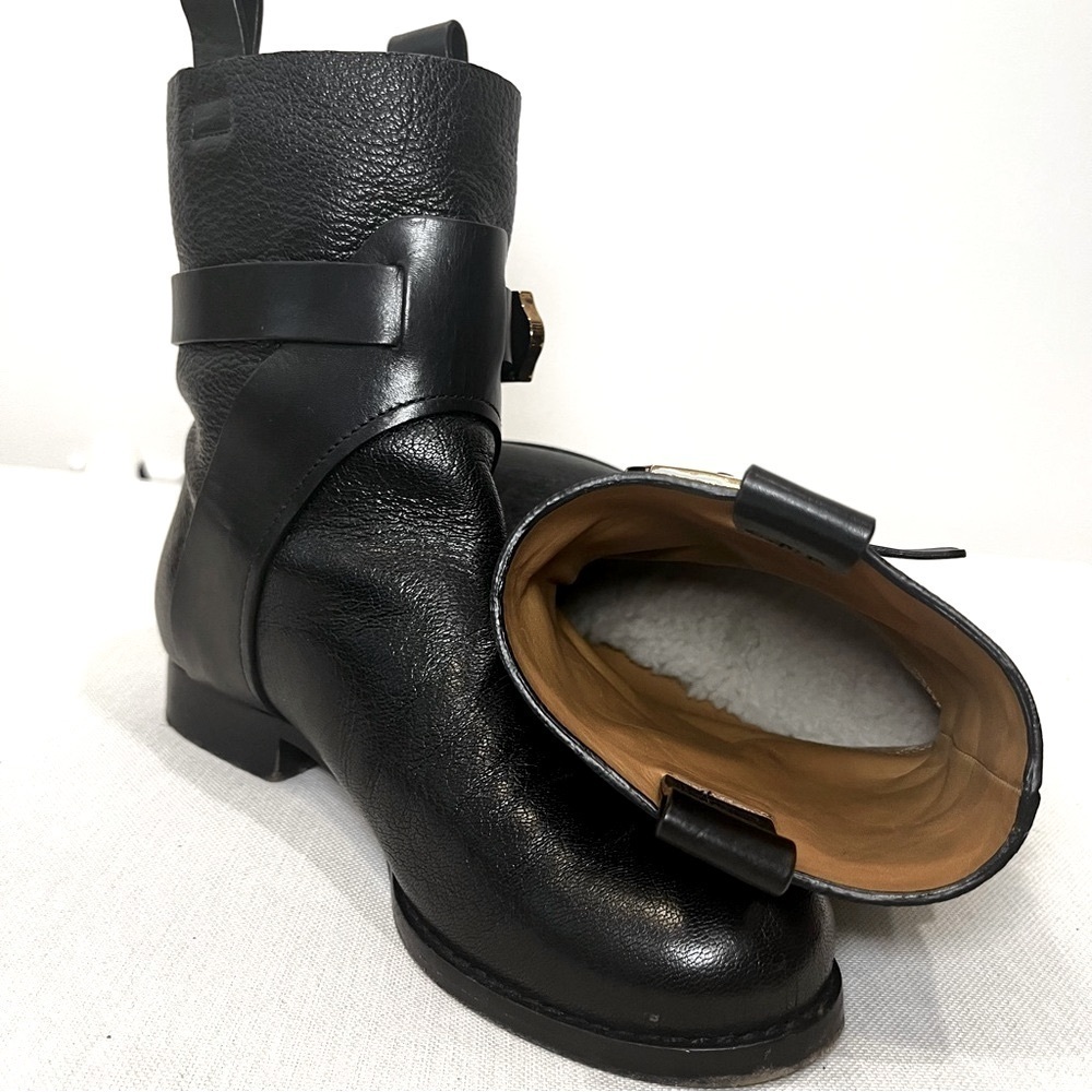 Chloe Black Leather Gold Buckle Ankle Moto Combat Flat Fur Pull On Boots 7 EU 37 - Picture 5 of 7